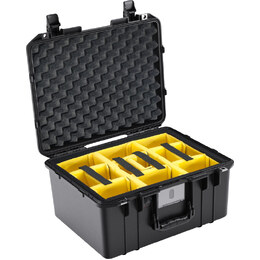 Pelican 1557 Air w/ Dividers Black