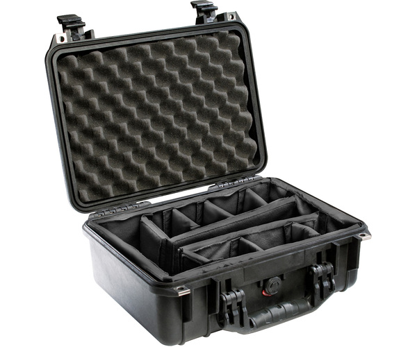 Pelican 1450 with Dividers