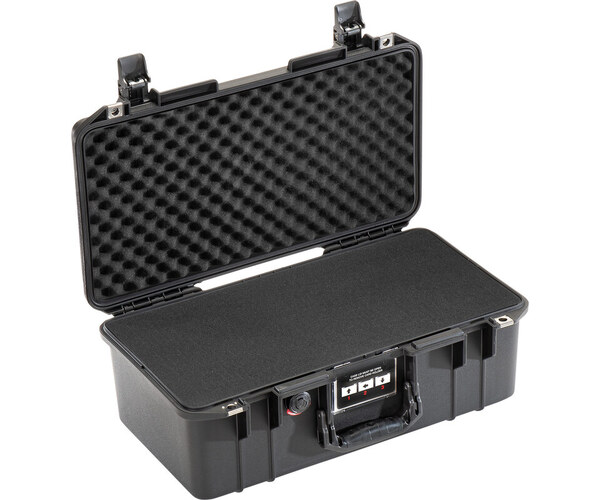 Pelican 1506 Air with Foam Black