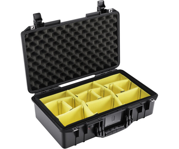 Pelican 1525 Air with Dividers