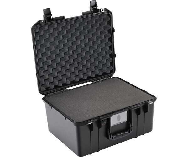 Pelican 1557 Air with Foam Black