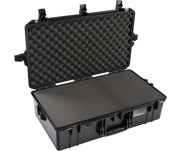 Pelican 1605 Air with Foam Black