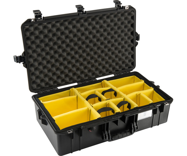 Pelican 1605 Air w/ Dividers Black