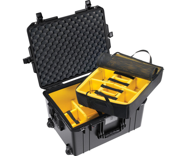 Pelican 1607 Air w/ Dividers Black