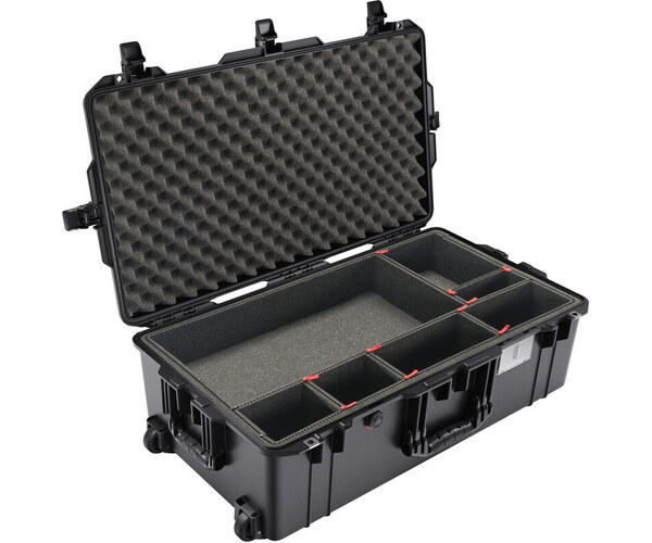 Pelican 1615 Air with TrekPak Black