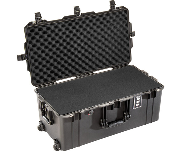 Pelican 1626 Air with Foam Black